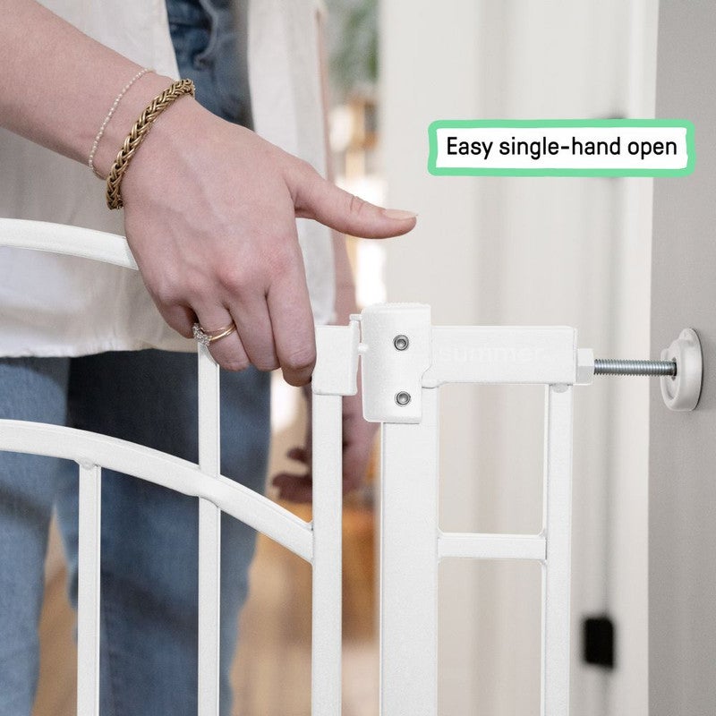 ingenuity Summer by Ingenuity - The Doorway 48W Series Baby & Pet Gate, Auto-Close & Hold-Open, White, Ages 6–24 Months - Image 4