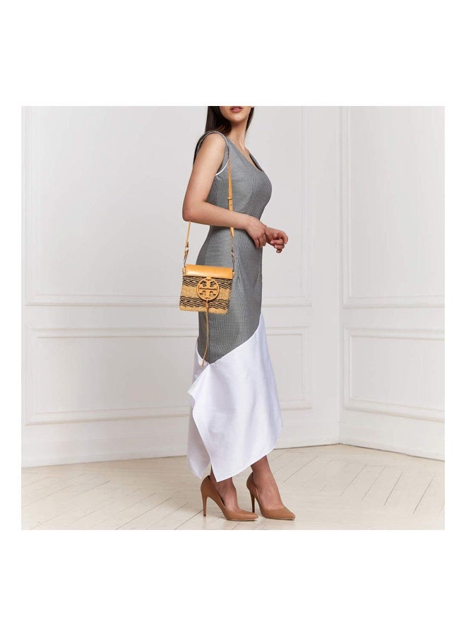 Tory Burch حقيبة كروس بودي من القش مخططة من ميلر - Image 5