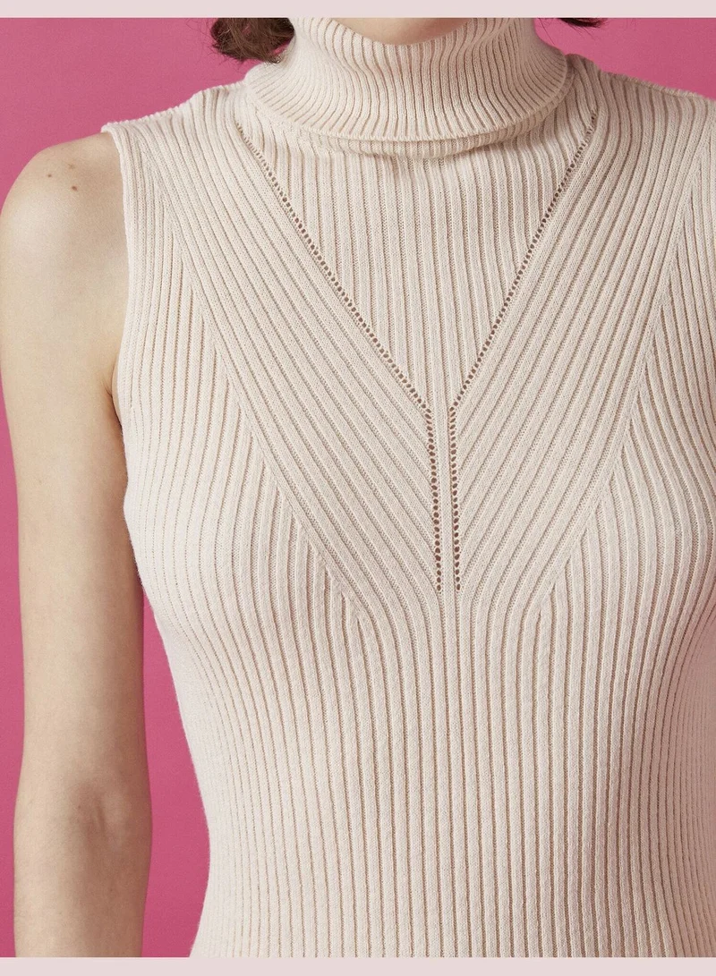 كوتون Turtle Neck Sleeveless Sweater