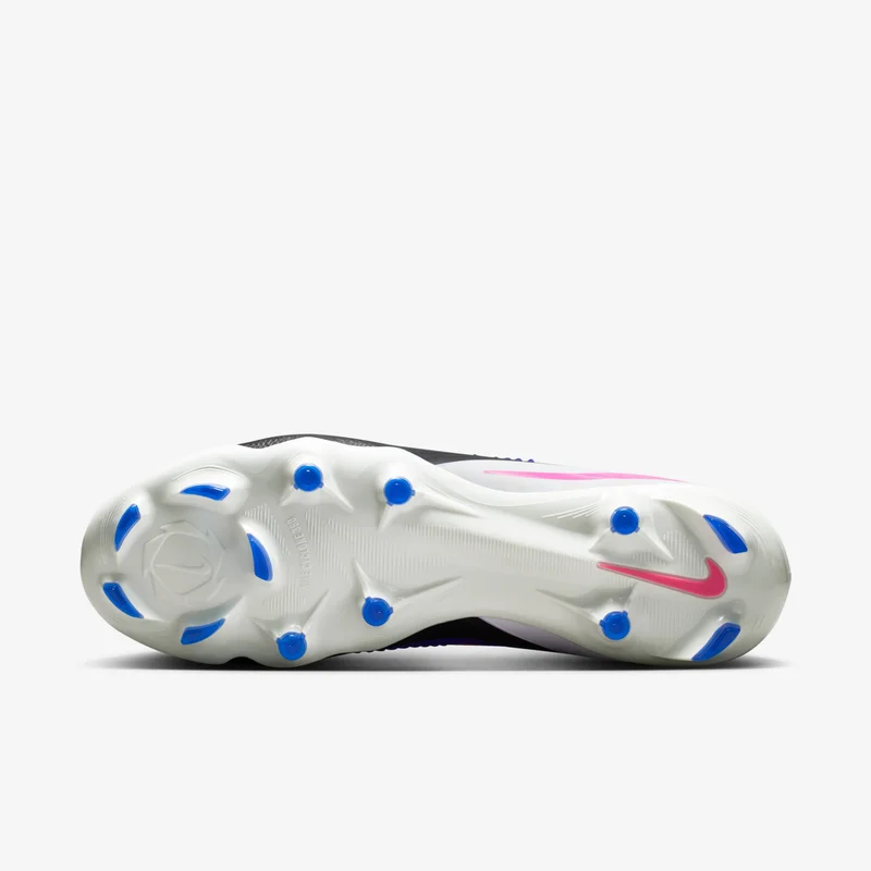 Nike Athletic Outdoor Soccer Shoe