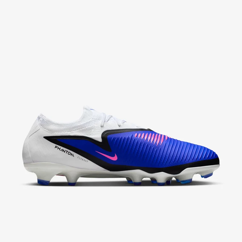 Nike Athletic Outdoor Soccer Shoe