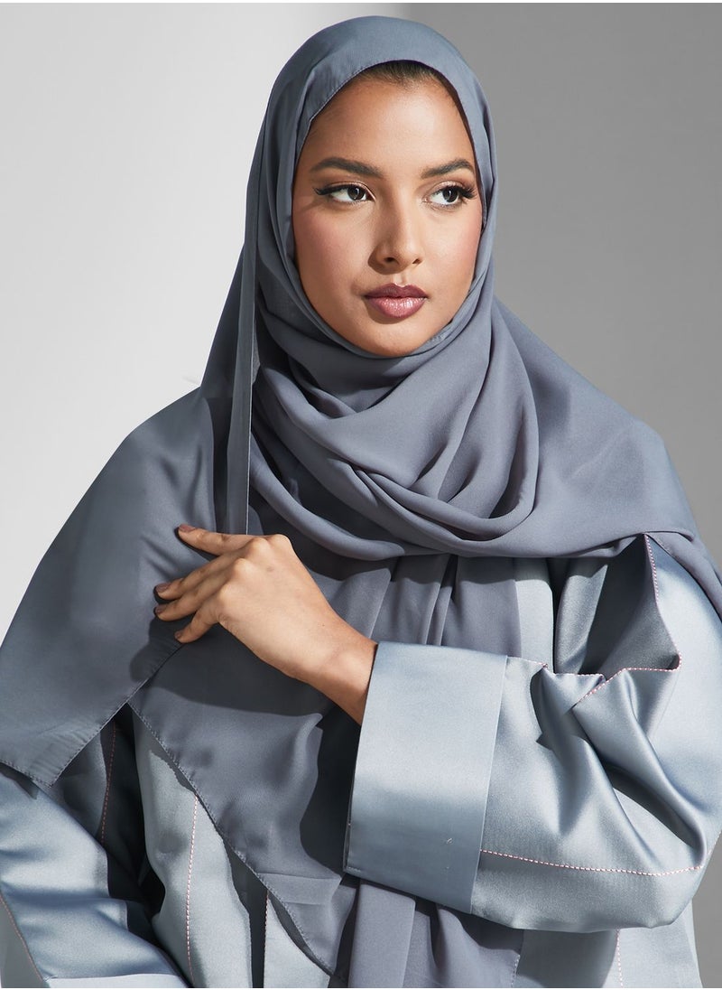 Aara Striped Design Knitted Abaya  - Image 4