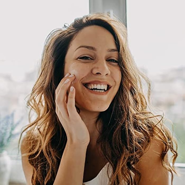 Earth To Skin Super Greens Nourishing Night Gel Cream (2.0 Fl Oz) - Image 3