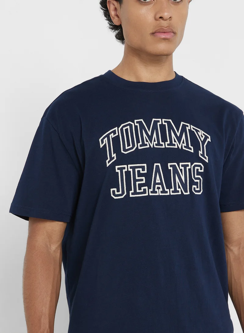 TOMMY JEANS Graphic Crew Neck T-Shirt