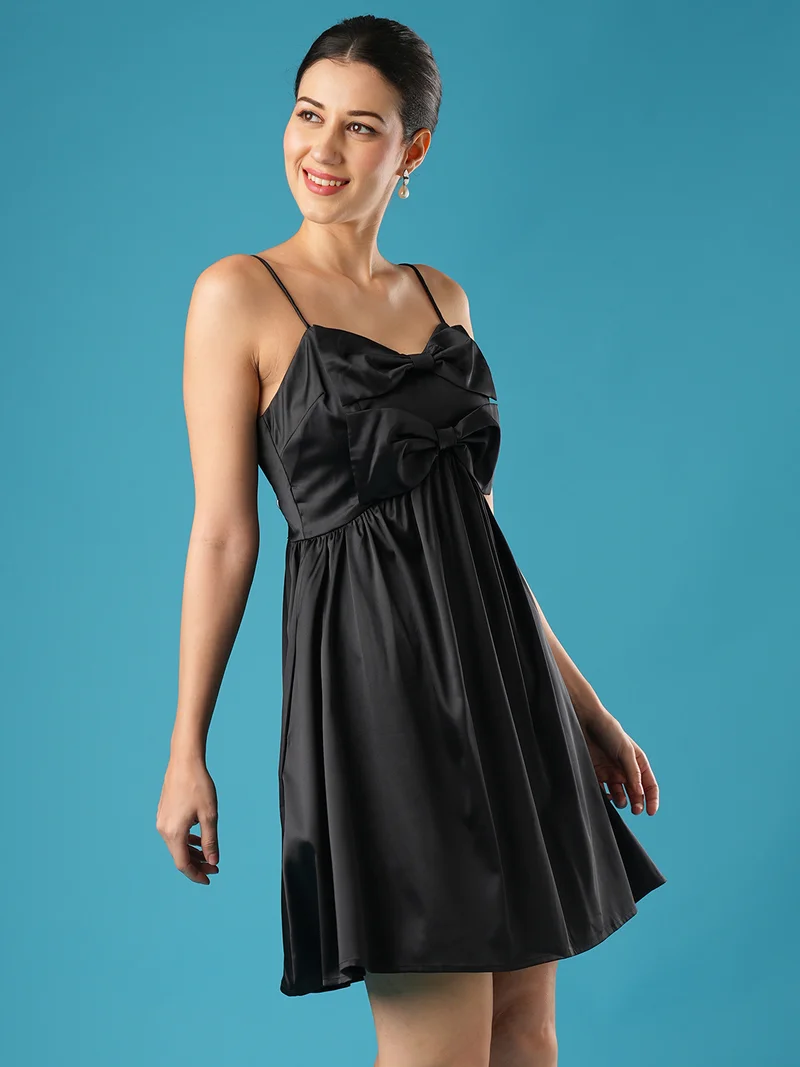 جلو باص فستان جلابيه نسائي جلوبس بحمالات وربطة في الأمام