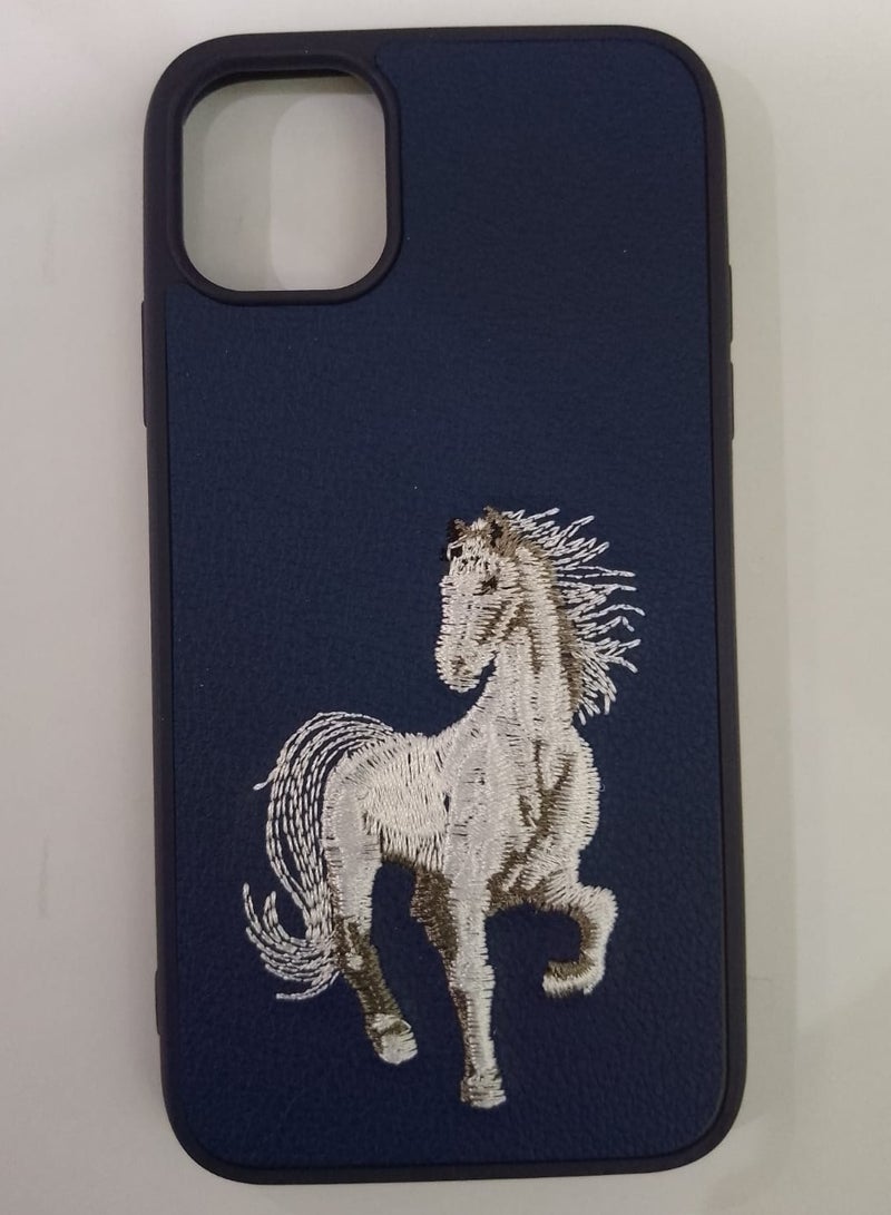 كيس جراب هاتف مضاد للصدمات بتصميم تطريز حصان لهاتف آيفون 11 برو ماكس باللون الازرق - Image 2