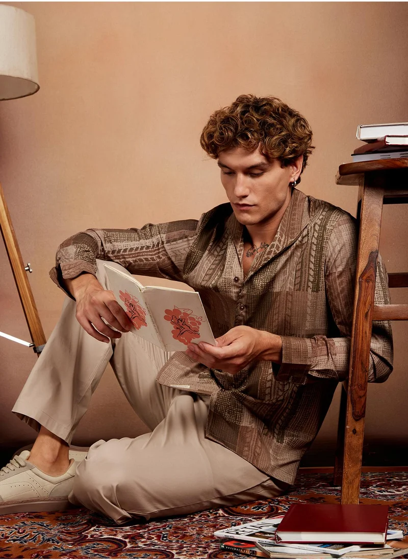 كامبوس سوترا Campus Sutra Men's Mocha Brown Indie-Tribal Shirt For Casual Wear | Spread Collar | Long Cuffed Sleeves | Button Closure | Shirt Crafted With Comfort Fit For Everyday Wear