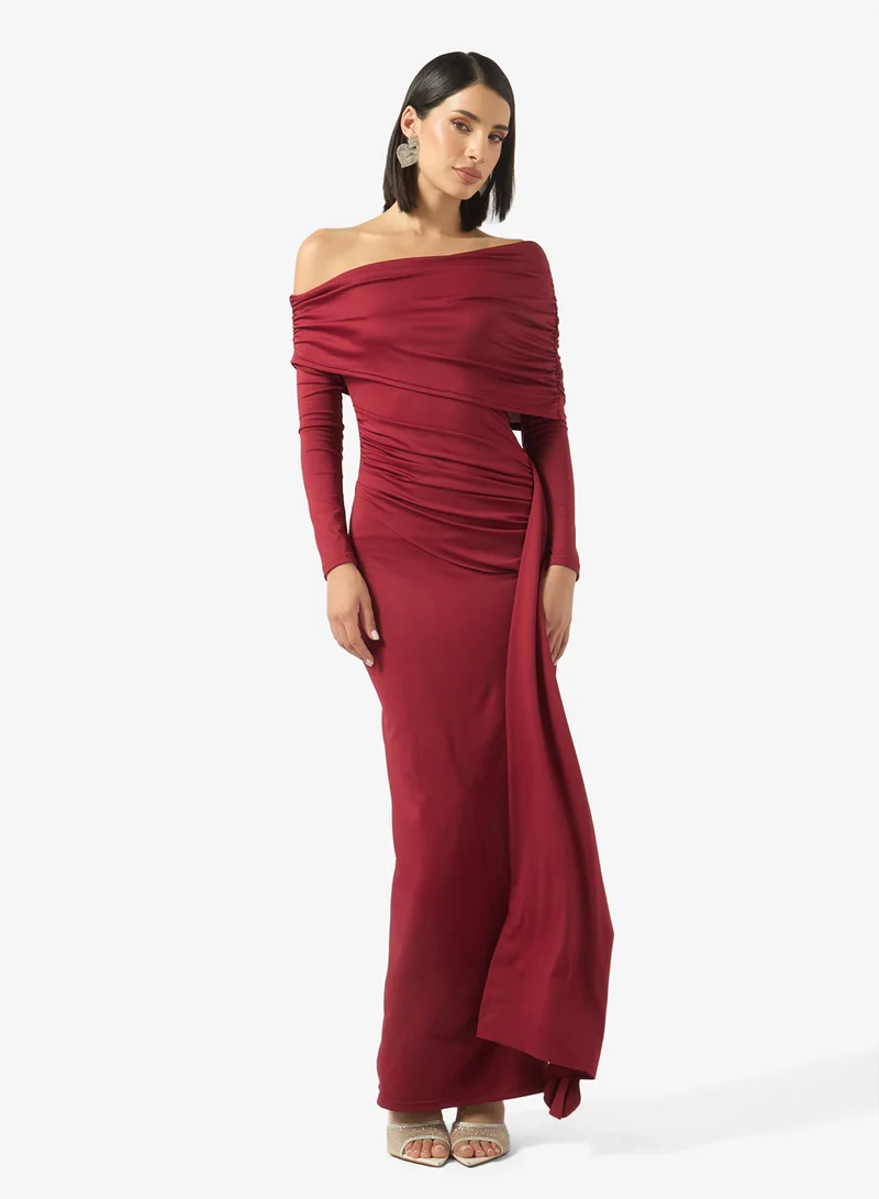 جينجر Drop Shoulder Gather Detail Dress with Trail