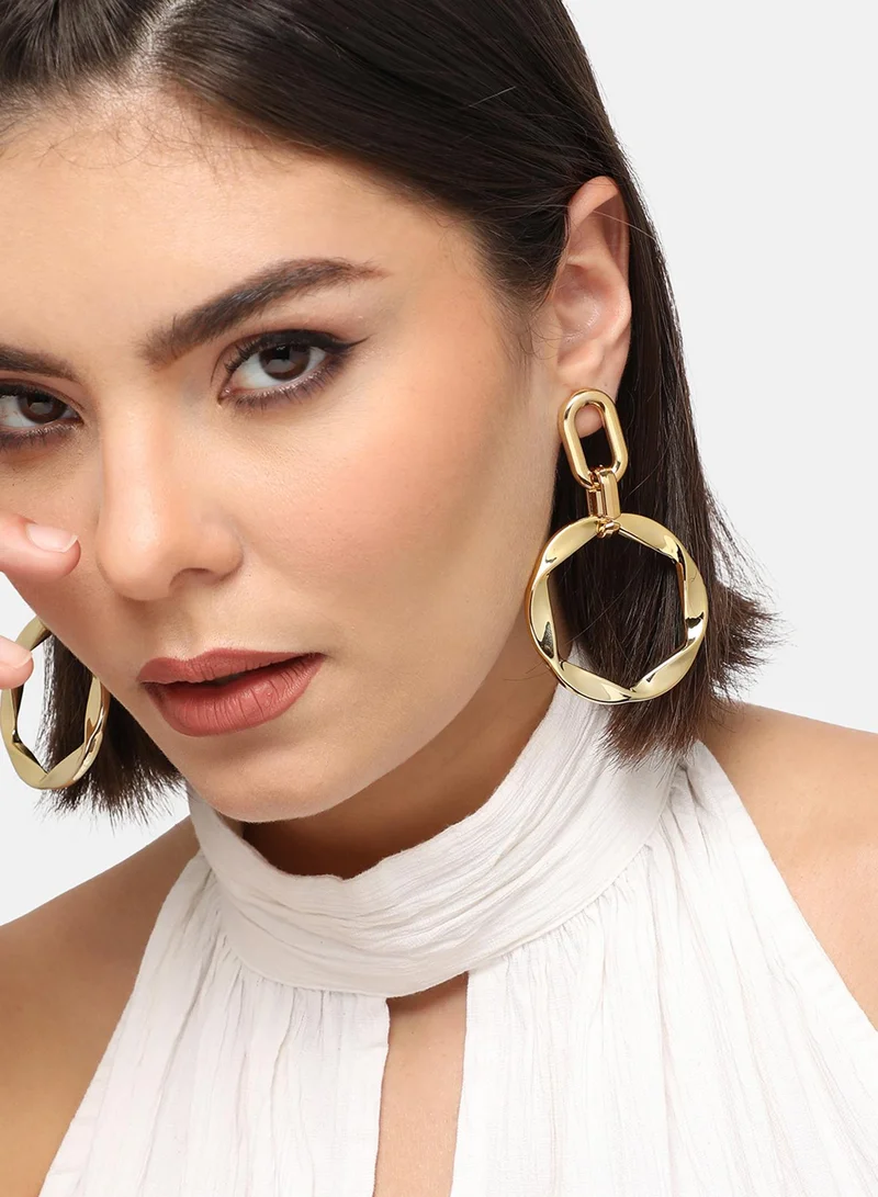 سوهي حلق مصمم للحفلات مطلي بالذهب