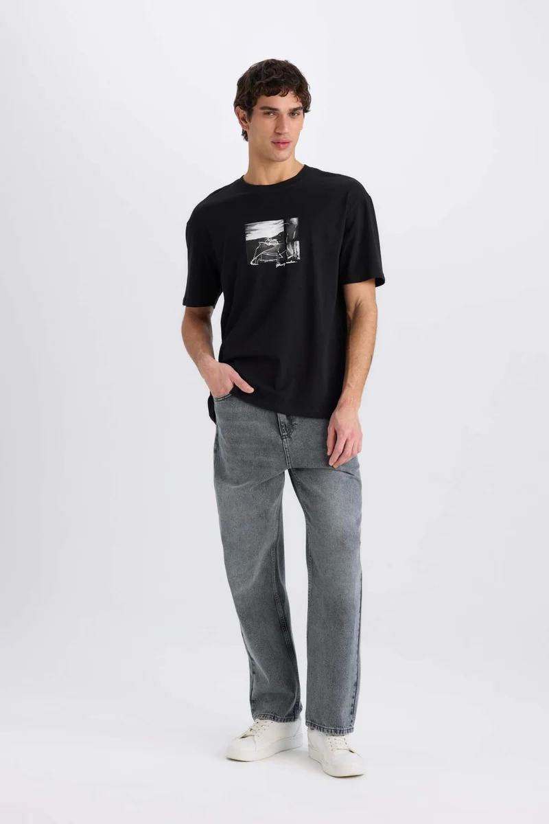 ديفاكتو Boxy Fit Crew Neck Short Sleeve T-Shirt