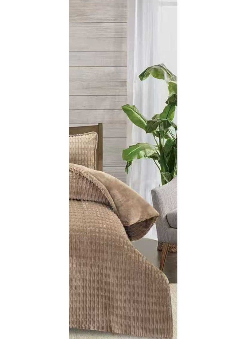 مون مفرش سرير نفرين شتوي يتكون من 6 قطع بتصميم مخمل السادة والفرو مقاس اللحاف 240x220 سم - Image 4