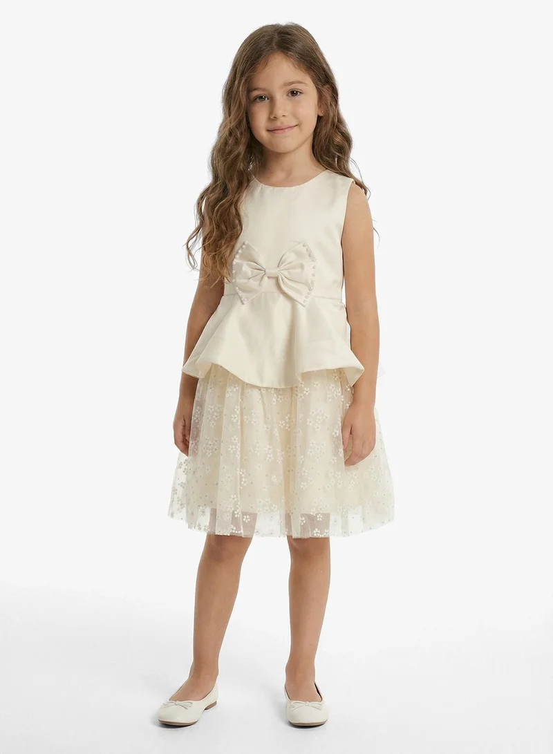 بنياتا فستان بفيونكة للمناسبات