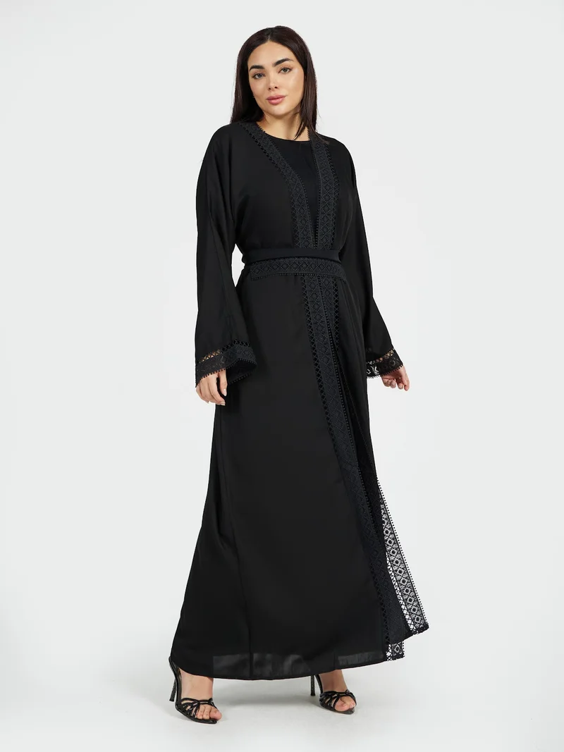 عباءات ريم Classic Black Lace-Bordered Abaya with Matching Waist Belt