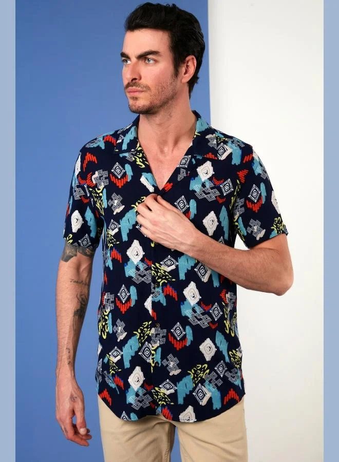 بوراتي قميص رجالي بأكمام قصيرة وياقة قميص بنقشة أباتشي من بوراتي