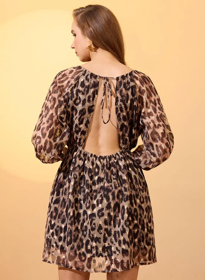 جلو باص فستان قصير بطبعة ليوبارد ورباط خلفي