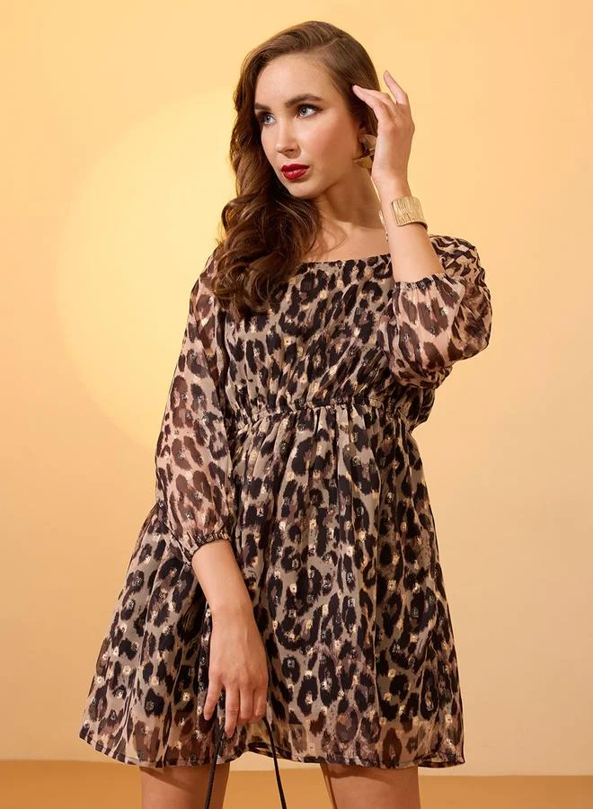 جلو باص فستان قصير بطبعة ليوبارد ورباط خلفي