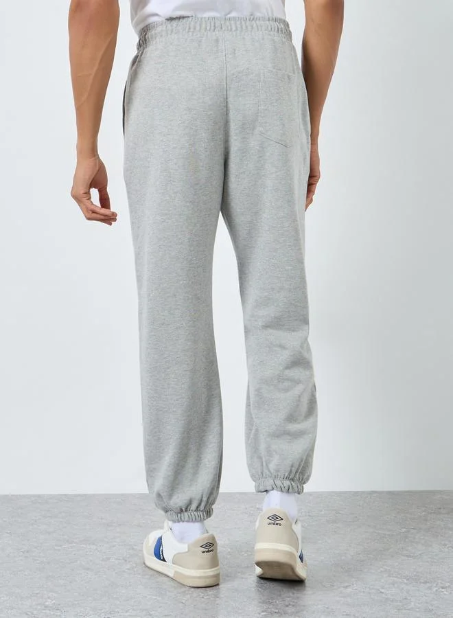 ستايلي جوغر واسع للرجال مع رباط