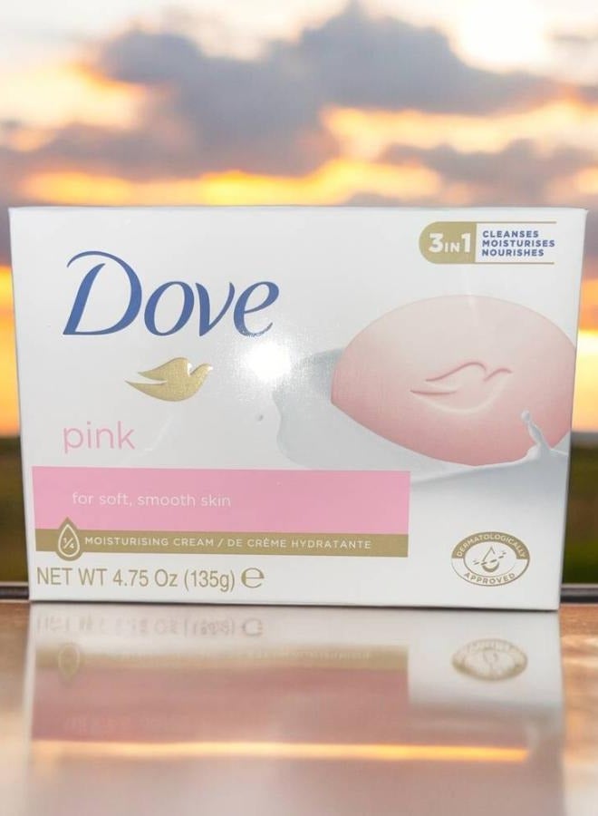 دوف صابون التجميل المرطب الكلاسيكي الوردي منظف البشرة اللطيف 135 جم - Image 1