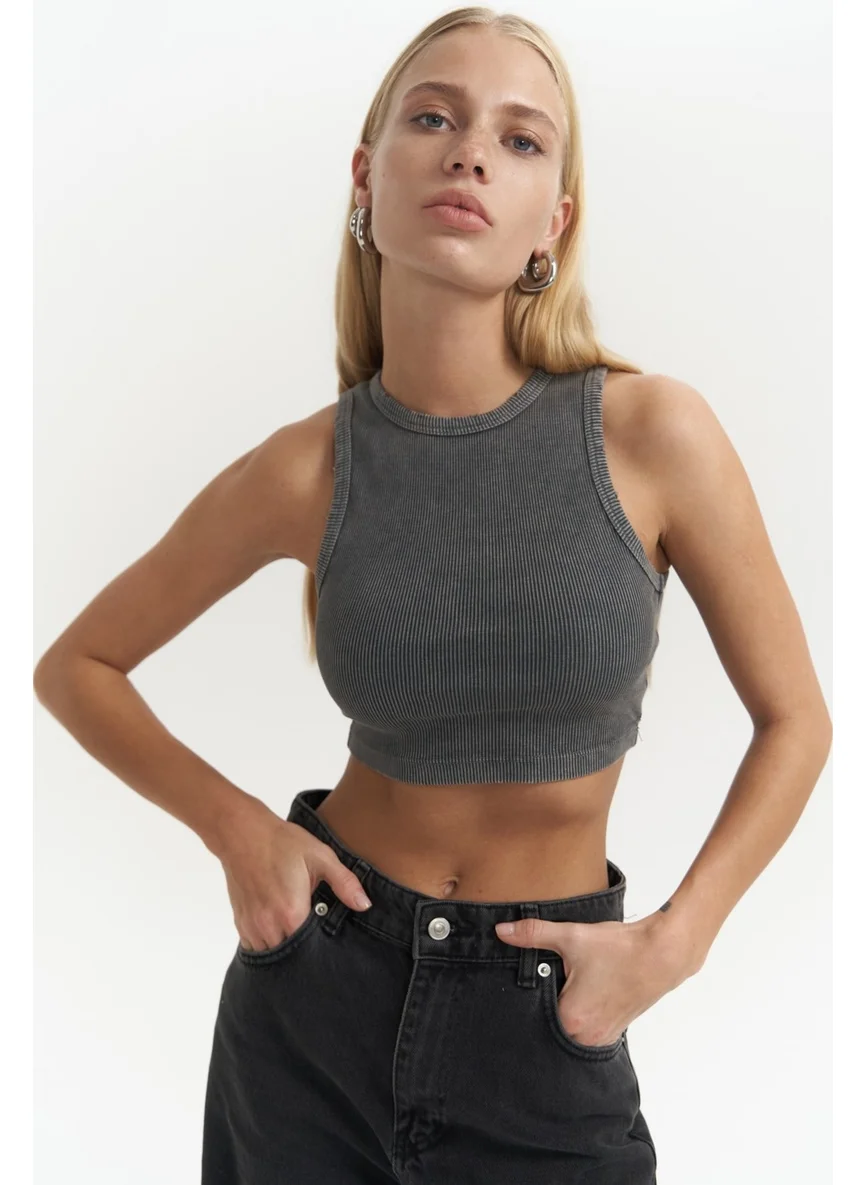 Mai Collection Shoulder Smoke Washed Ribbed Crop