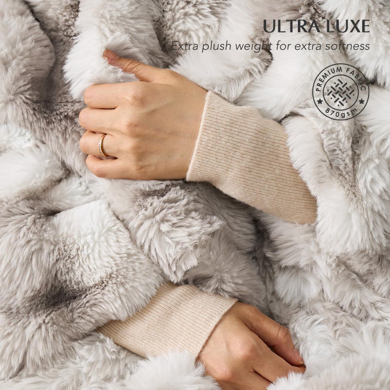 EverGrace Ultra Soft Luxury Fluffy Faux Rabbit Fur Throw Blanket, Thick Warm Bubble Throw for Bed, Cozy Plush Reversible Blankets for Couch, Chair, Sofa, Light Grey, 80x90 Inches - Image 3