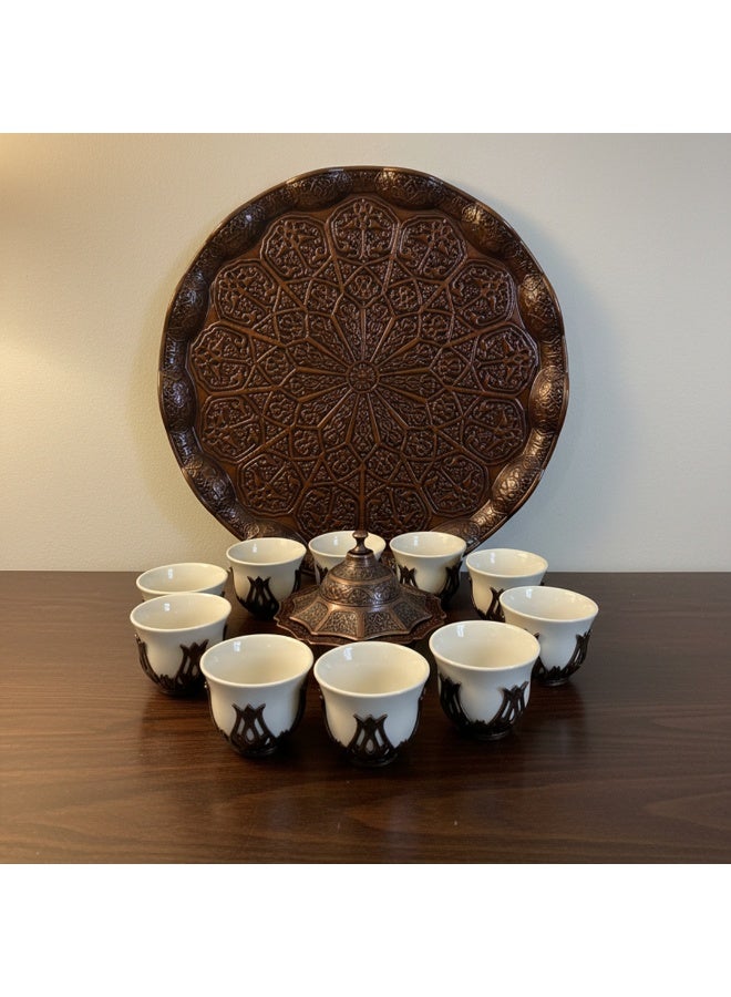 أكار طقم قهوة عربي فاخر لـ 12 شخص مع صينية، فناجين زجاجية بحوامل، ووعاء تمر بغطاء بلمسة حمراء برونزية عثمانية ساحرة – صناعة تركية - Image 1