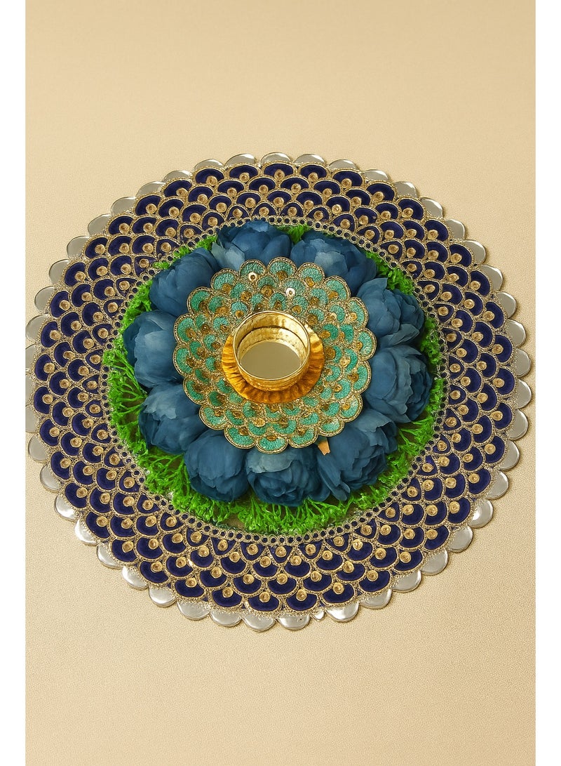 مجوهرات رام طبق رانجولي فاخر مزخرف بإضاءة LED | ثالي بوجا مصنوع يدويًا من زهور صناعية زرقاء وخضراء | ديكور تقليدي لحفلات الزفاف والمهرجانات والمنزل | رانجولي أنيق بتصميم طاووس لديوالي ونافراتري والمناسبات الخاصة - Image 1