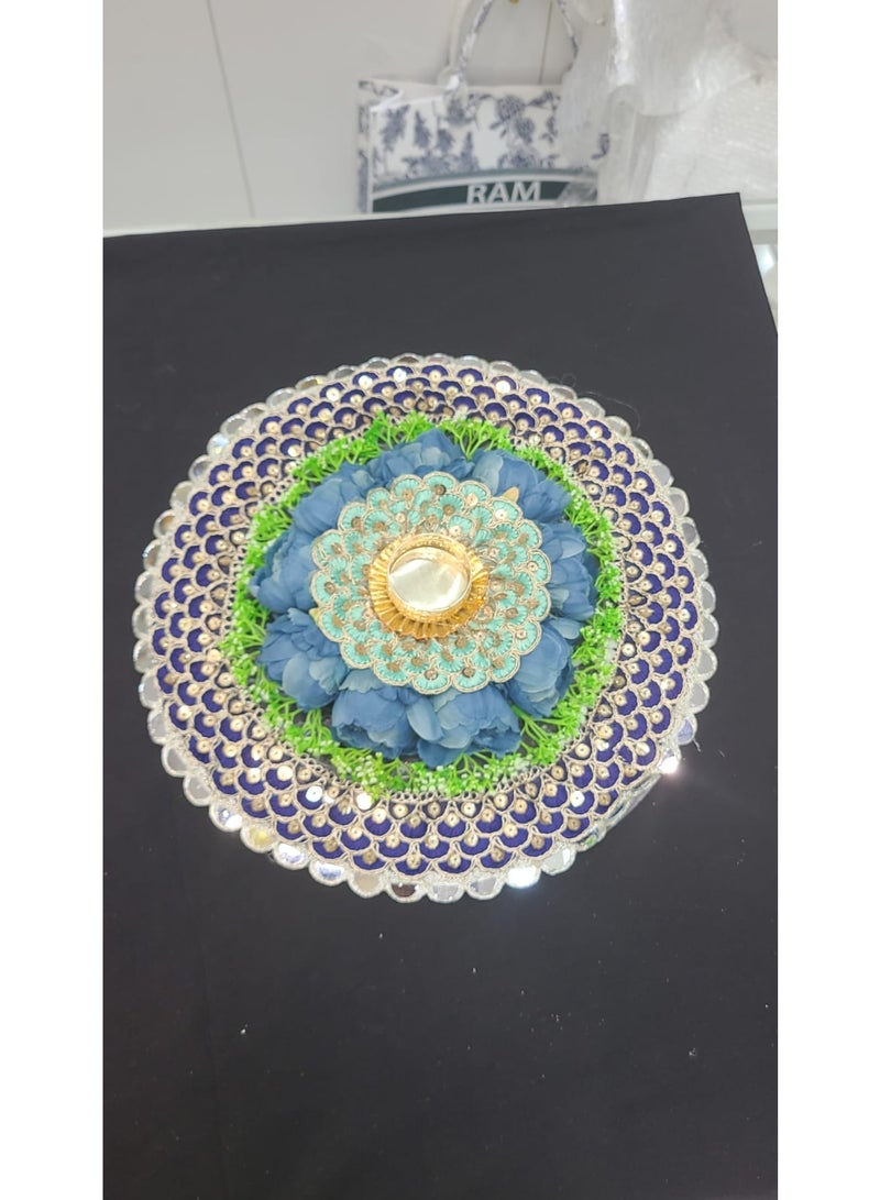 مجوهرات رام طبق رانجولي فاخر مزخرف بإضاءة LED | ثالي بوجا مصنوع يدويًا من زهور صناعية زرقاء وخضراء | ديكور تقليدي لحفلات الزفاف والمهرجانات والمنزل | رانجولي أنيق بتصميم طاووس لديوالي ونافراتري والمناسبات الخاصة - Image 2