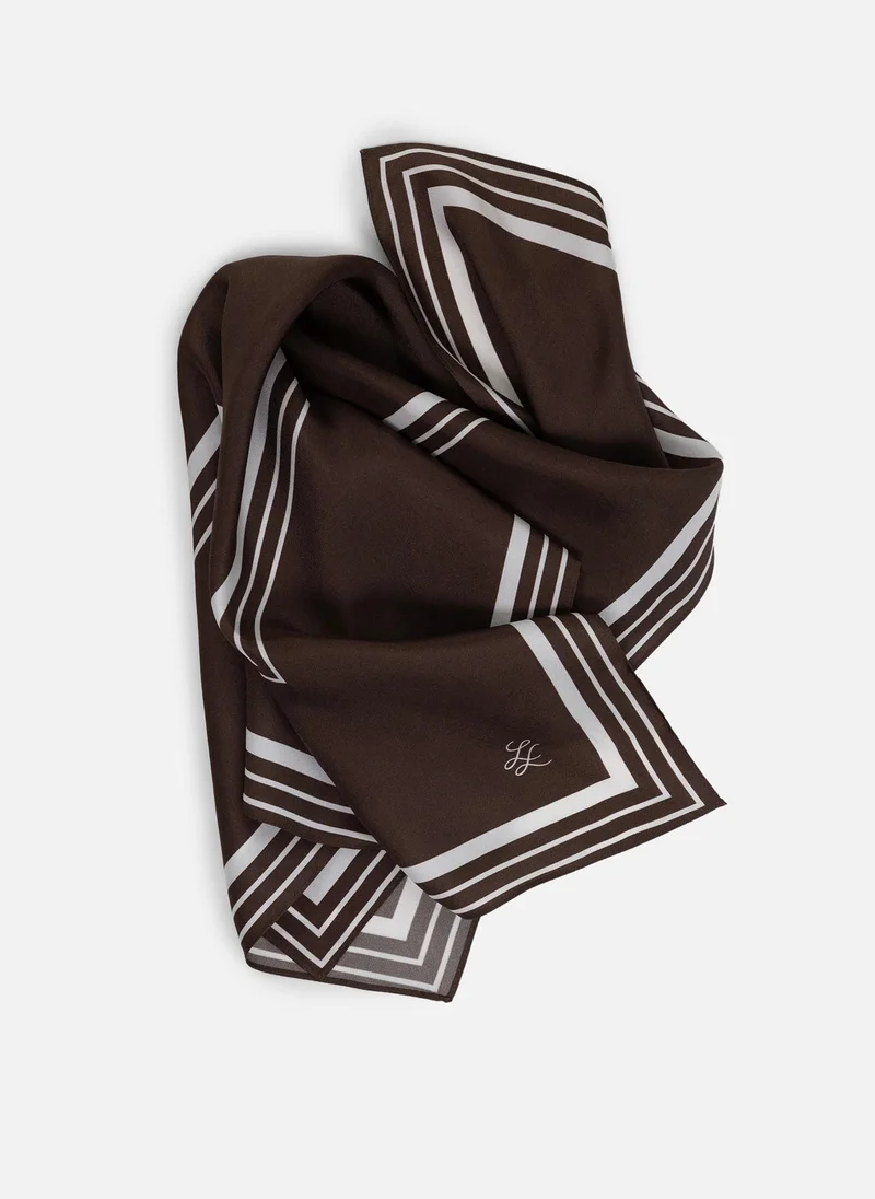 Lichi Silk scarf with contrasting print