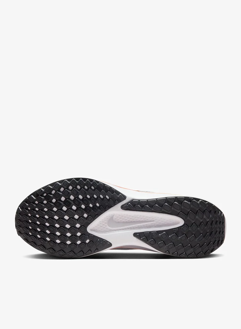 Nike Quest 6