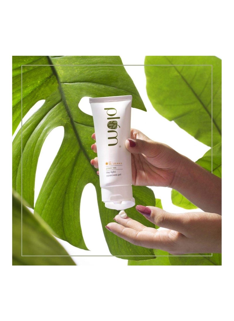 Plum - Green Tea Daylight Sunscreen Gel SPF 35 For Oily Acne Prone Skin 50ml - Image 1