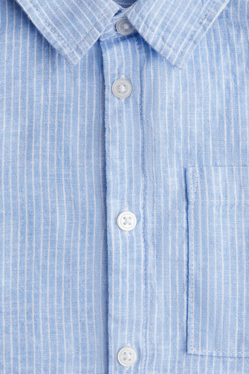 اتش اند ام قميص بأكمام قصيرة من مزيج الكتان