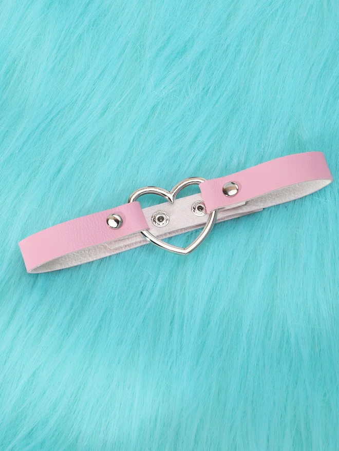 Styli Light Pink Heart Choker