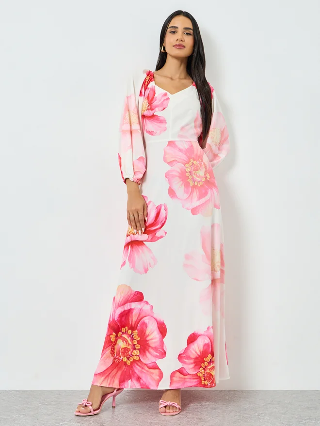 Styli Link Pink Sweetheart Neck Floral Maxi Dress