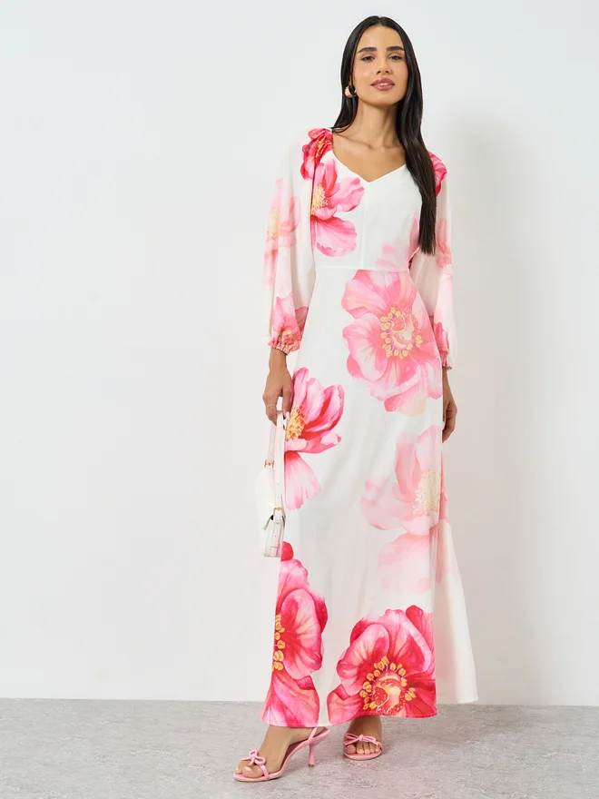 Styli  Styli Link Pink Sweetheart Neck Floral Maxi Dress for Women | Best Price UAE