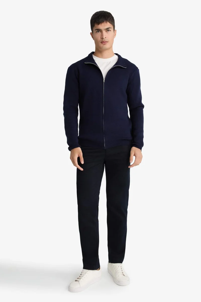 ديفاكتو Regular Fit Straight Trousers