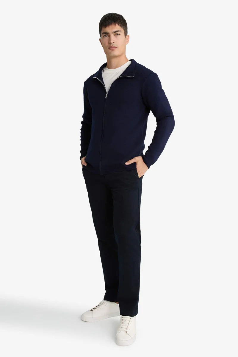 ديفاكتو Regular Fit Straight Trousers