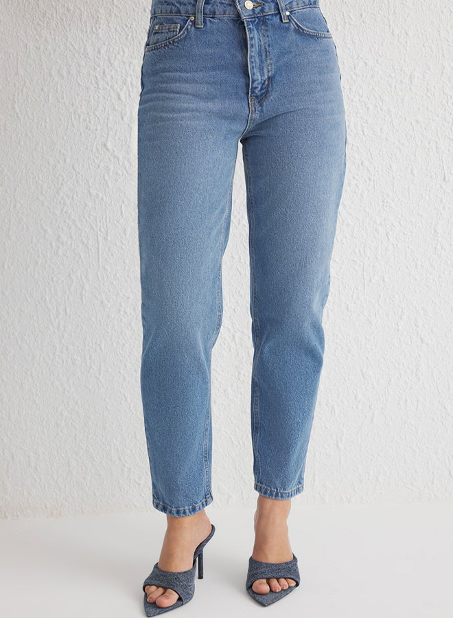 trendyol Blue Regular Waist Mom Jeans - Image 3