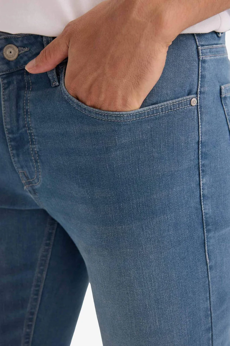 Defacto  Carlo Skinny Fit Normal Waist Jeans for Men | Best Price UAE