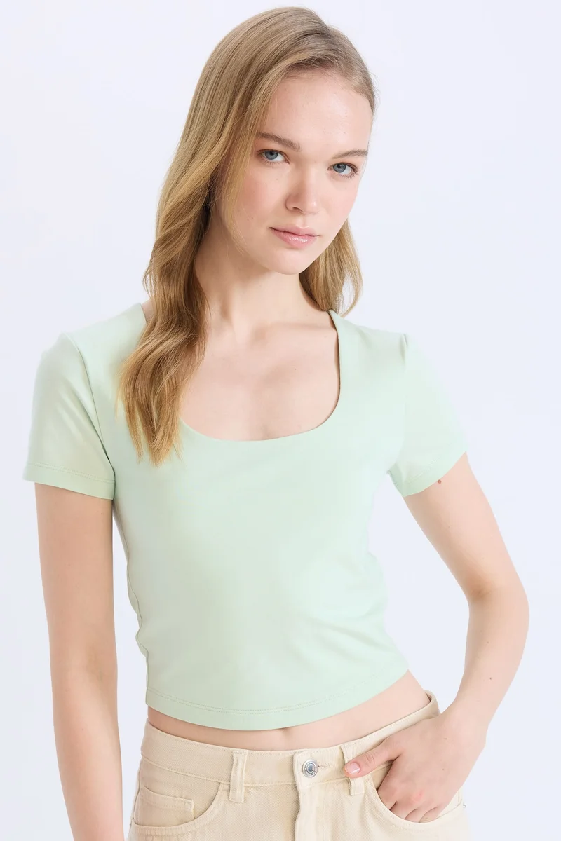 ديفاكتو Slim Fit U Collar Short Sleeve T-Shirt