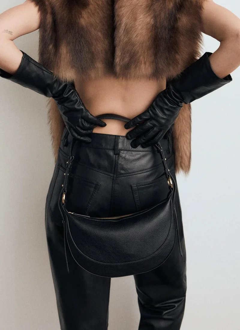 مانجو حقيبة كتف بيضاوية