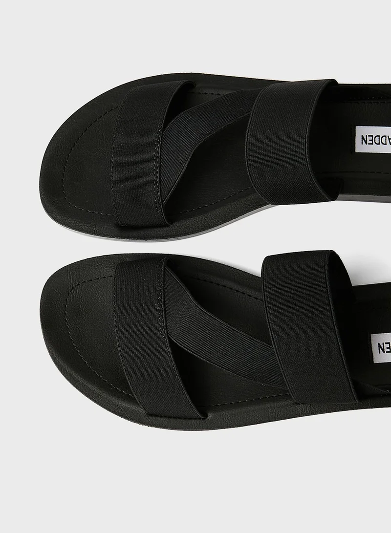 STEVE MADDEN Strappy Flat Sandals