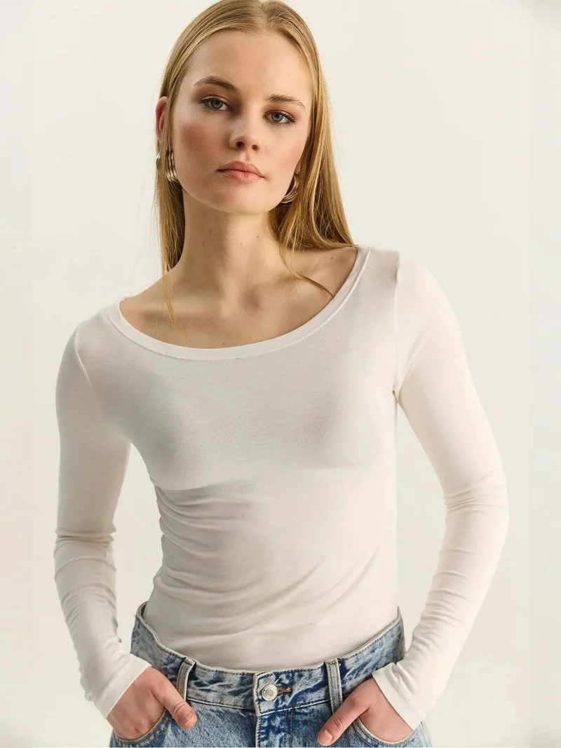 LUCCI Crew Neck Basic Transparent Top