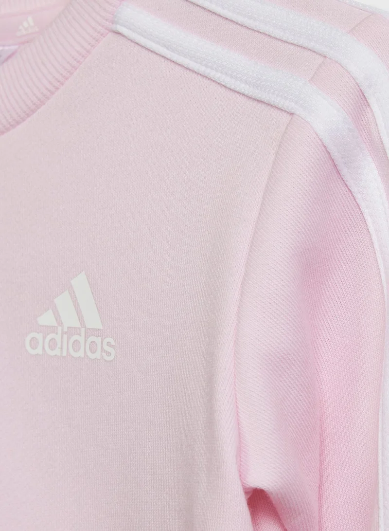 adidas طقم ببنطال جوغر بثلاثة أشرطة للأطفال