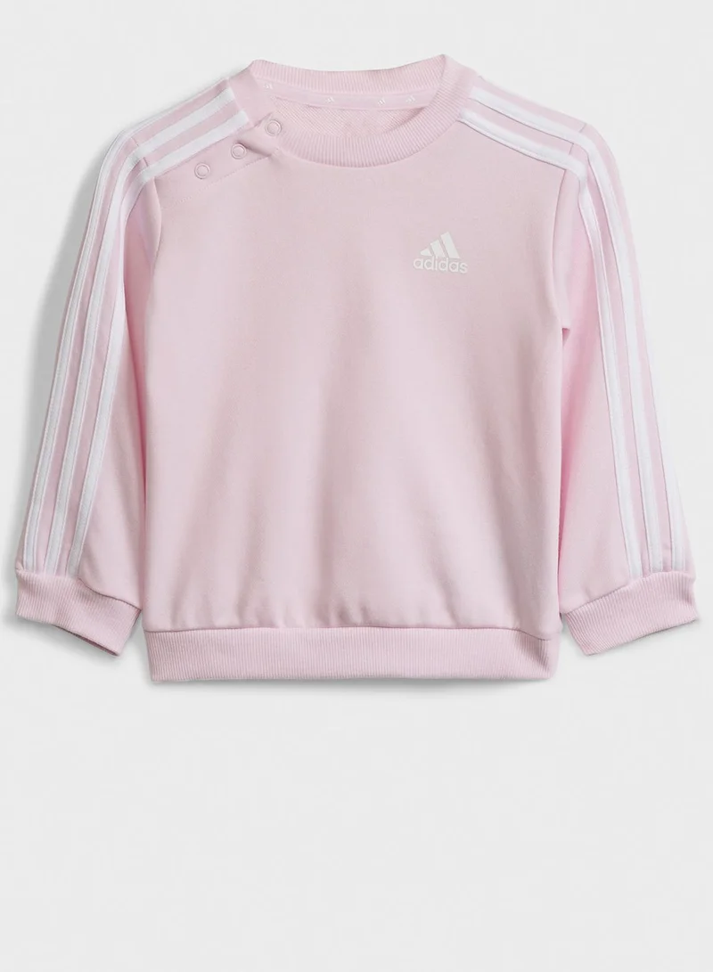 adidas طقم ببنطال جوغر بثلاثة أشرطة للأطفال
