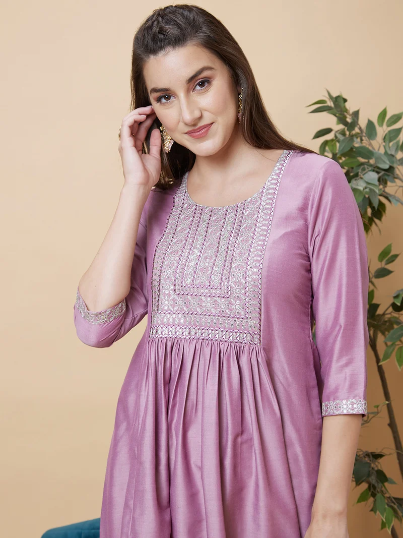 globus Women Floral Embroidered Anarkali Kurta