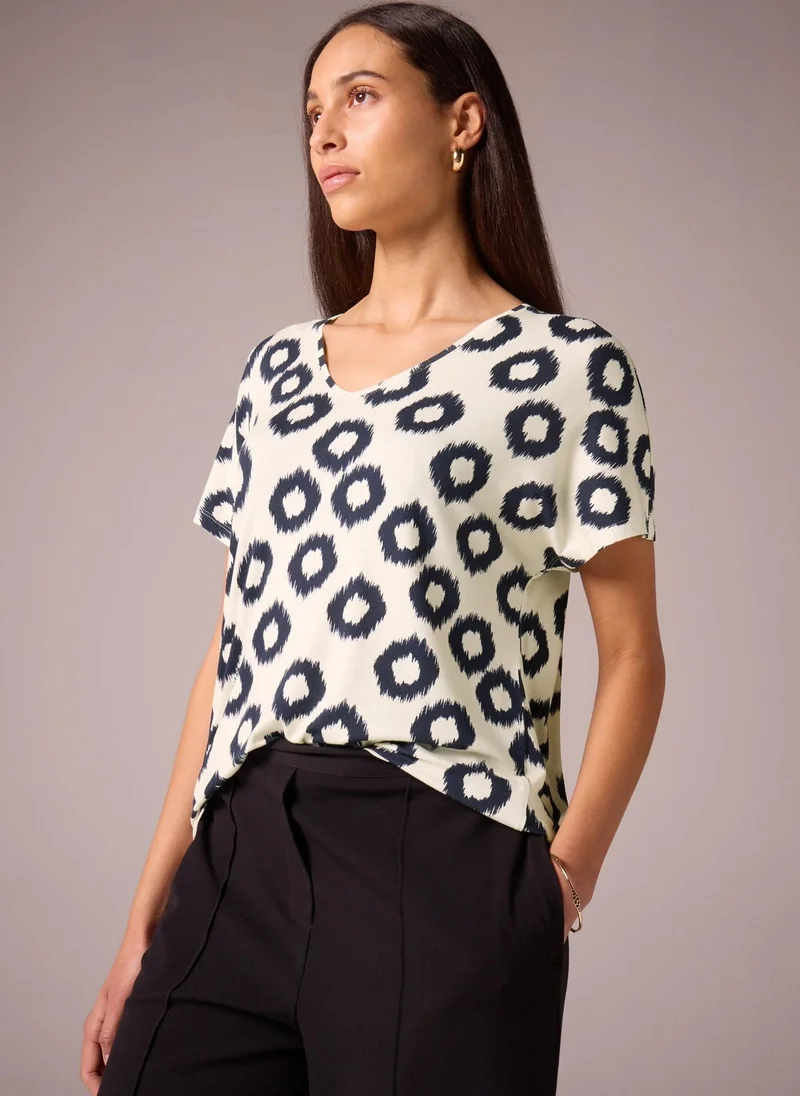 Matalan Et Vous Cream Scratch Print V Neck T-Shirt