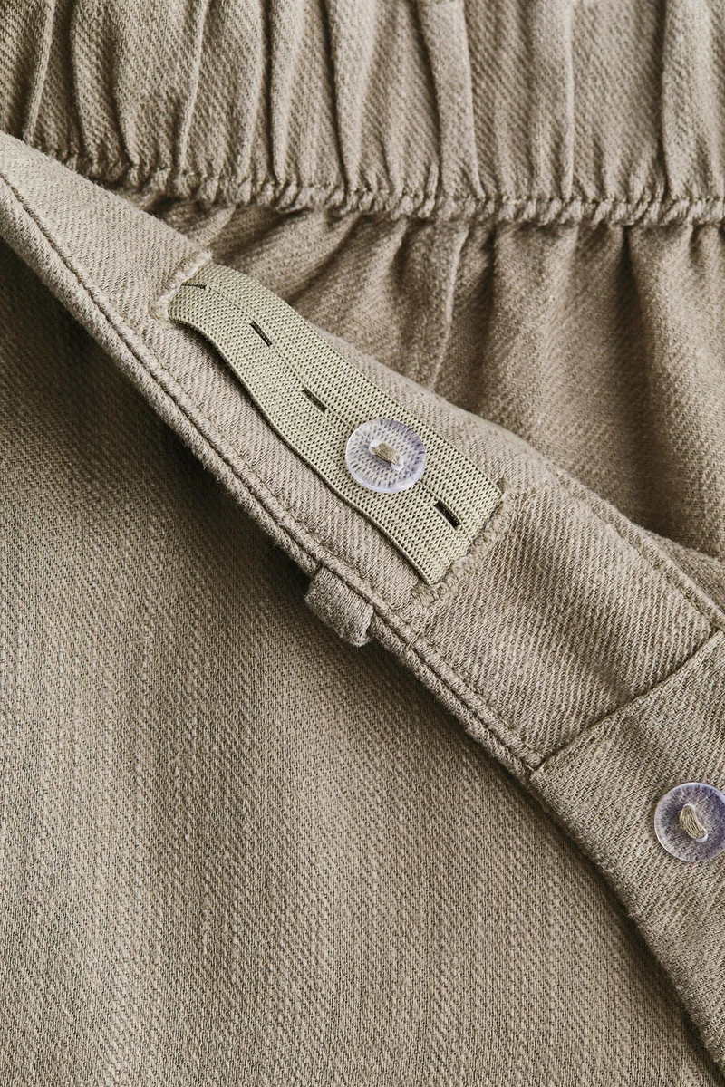 اتش اند ام بنطلون بقصّة محددة للجسم من مزيج الكتان من تشكيلة ماما