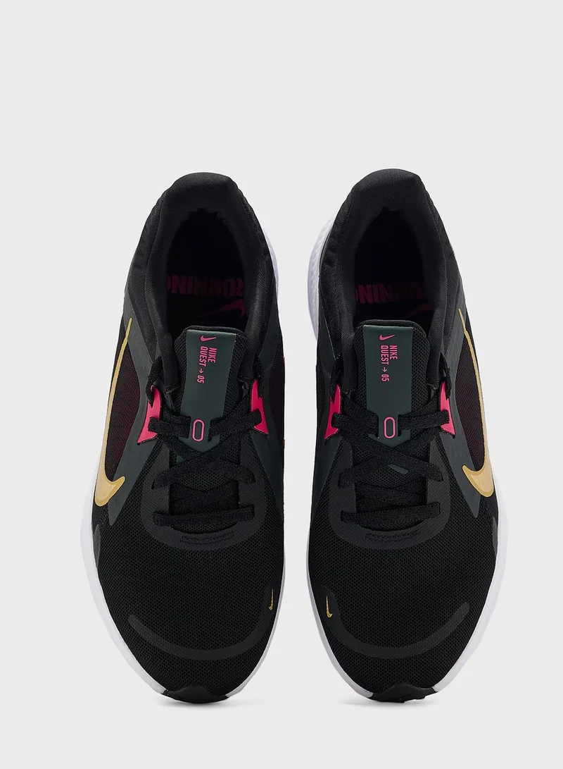 Nike Quest 5