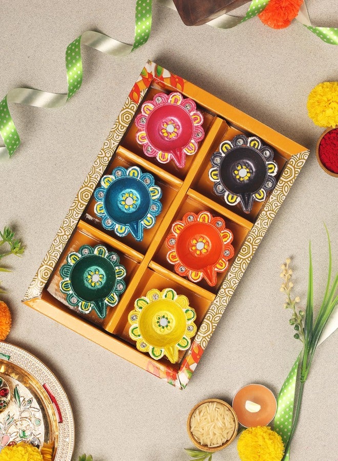 ارتيسينيا مجموعة من 6 مصابيح ديباك طينية متعددة الألوان مصنوعة يدويًا من الطين، مثالية لتزيين ديوالي/نافاراتري، مصباح زيتي، حامل شموع، ديكور هندي، هدايا للمهرجانات، أدوات بوجا - Image 3