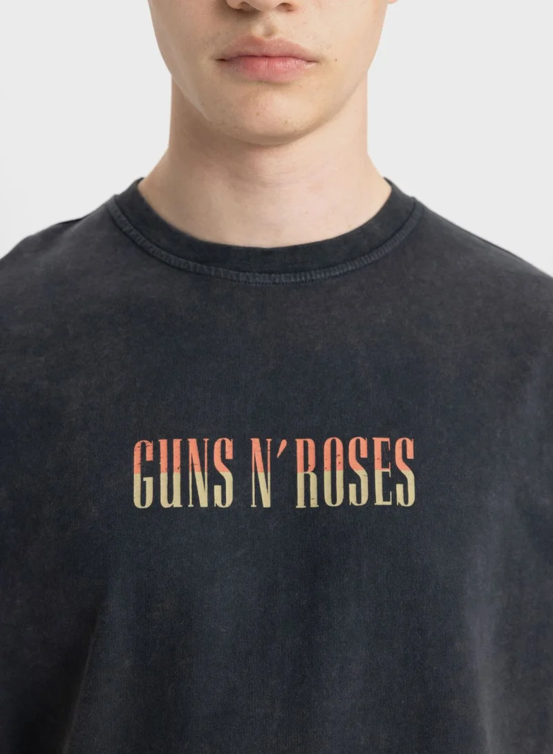 DeFacto Regular Fit Guns N' Roses Licensed Crew Neck Print